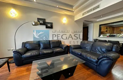 صورة لـ غرفة المعيشة شقة - 2 غرف نوم - 2 حمامات للايجار في أبراج اللولو - المنامة - محافظة العاصمة ، صورة رقم 1