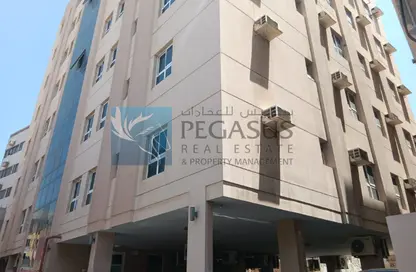 عمارة بالكامل - 2 غرف نوم - 2 حمامات للبيع في وسط المنامة - المنامة - محافظة العاصمة