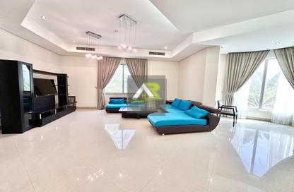 Villa - 4 Bedrooms - 5 Bathrooms for rent in Janabiya - Northern Governorate