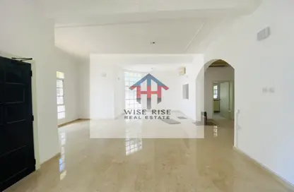 Villa - 5 Bedrooms - 4 Bathrooms for rent in Mahooz - Manama - Capital Governorate