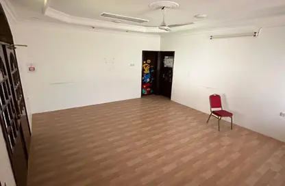 عمارة بالكامل - استوديو - 3 حمامات للايجار في المعامير - المحافظة الوسطى