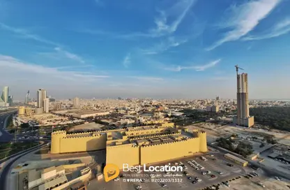 Apartment - 2 Bedrooms - 2 Bathrooms for sale in Sanabis - Manama - Capital Governorate