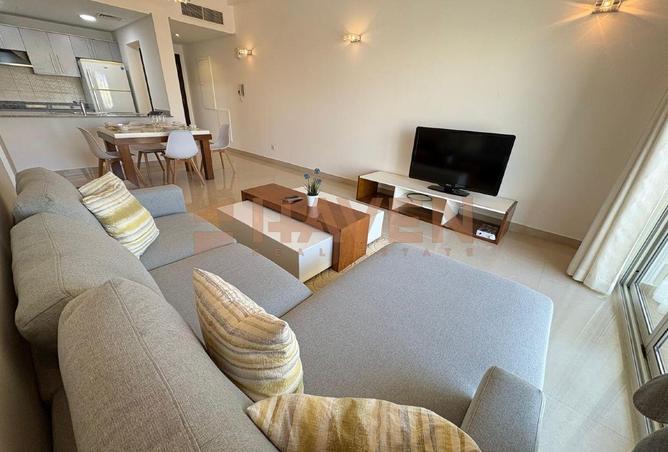 989203 - Property Image 2