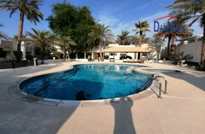 صورة لـ حوض سباحة فيلا - 4 غرف نوم - 4 حمامات للايجار في سار - المحافظة الشمالية ، صورة رقم 1