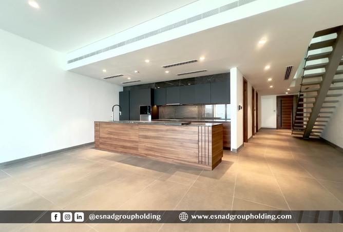 982541 - Property Image 3