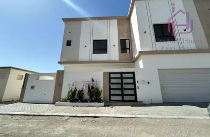 Villa - 3 Bedrooms - 4 Bathrooms for sale in Shakhura - Northern Governorate
