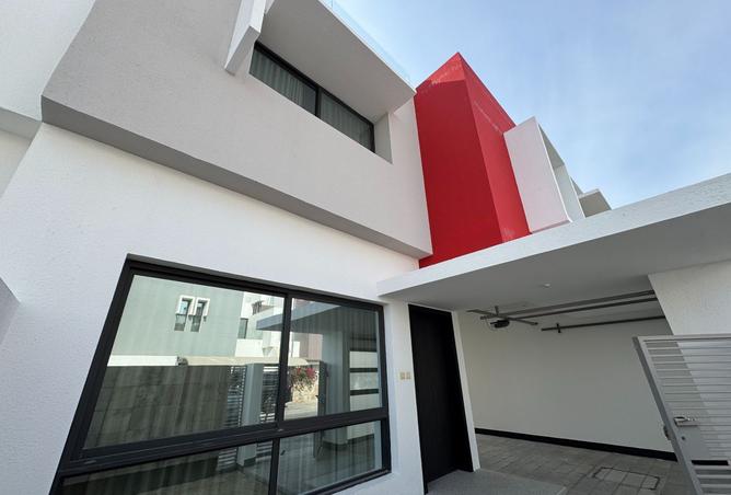 925161 - Property Image 2