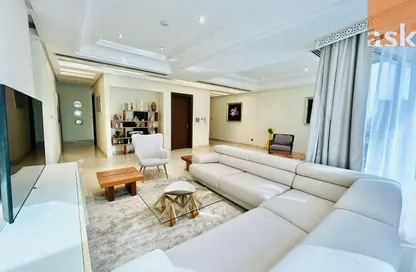 Apartment - 3 Bedrooms - 5 Bathrooms for rent in Reef Island - Capital Governorate