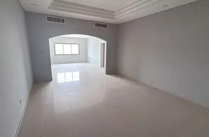 Office Space - Studio - 2 Bathrooms for rent in Busaiteen - Muharraq Governorate