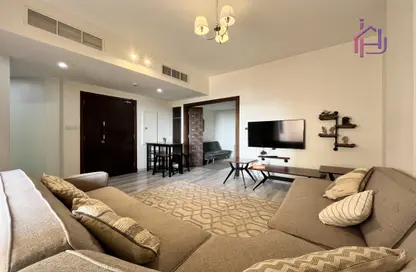 Living Room image for: Apartment - 1 Bedroom - 2 Bathrooms for rent in Amwaj Avenue - Amwaj Islands - Muharraq Governorate, Image 1