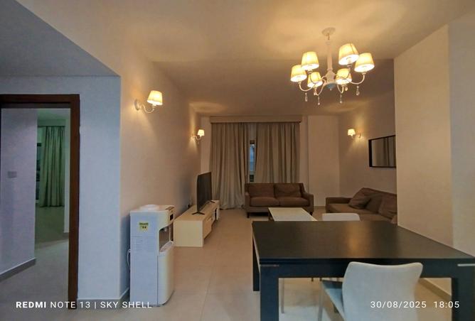 958045 - Property Image 2