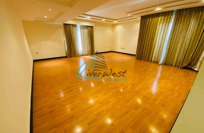 Apartment - 4 Bedrooms - 5 Bathrooms for sale in Abraj Al Lulu - Manama - Capital Governorate