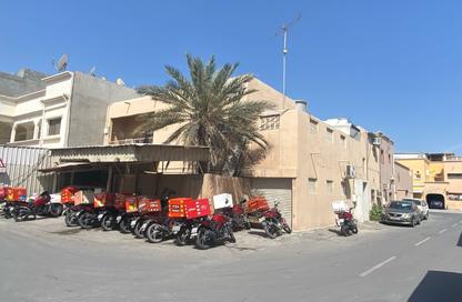 Villa - 7+ Bedrooms - 5 Bathrooms for sale in Isa Town - Central Governorate