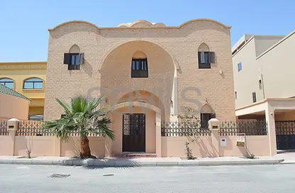 Villa - 4 Bedrooms - 4 Bathrooms for rent in Tubli - Central Governorate