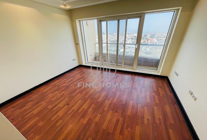 985815 - Property Image 3