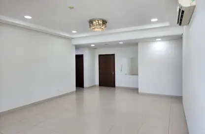 Apartment - 3 Bedrooms - 2 Bathrooms for rent in Isa Town - Central Governorate