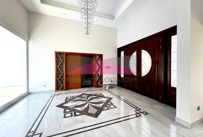 933425 - Property Image 2