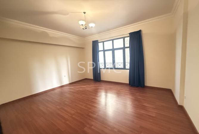 981355 - Property Image 3