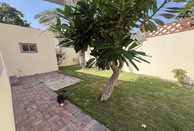 Villa - 2 Bedrooms - 2 Bathrooms for rent in Janabiya - Northern Governorate