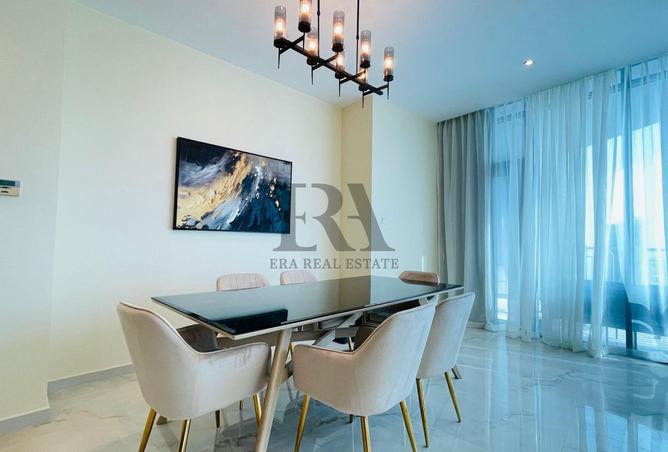 958233 - Property Image 2