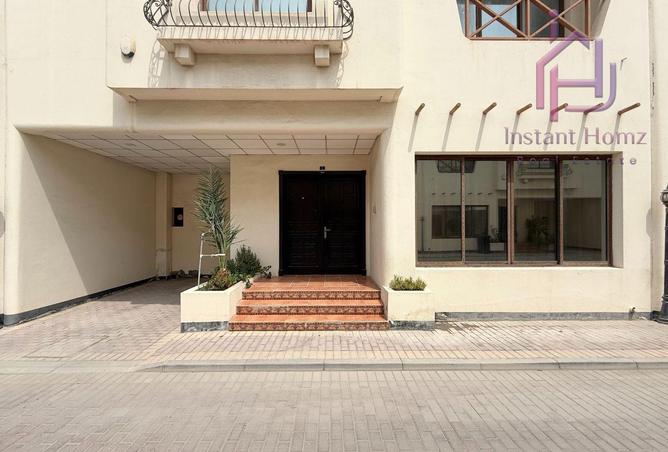 985647 - Property Image 2