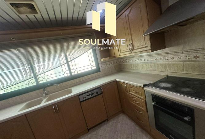 975795 - Property Image 2