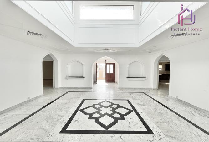 981744 - Property Image 2