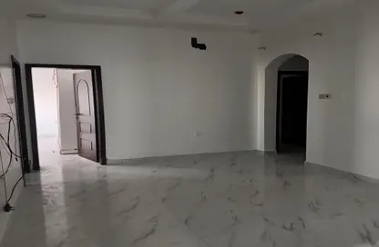 Apartment - 3 Bedrooms - 3 Bathrooms for rent in Busaiteen - Muharraq Governorate