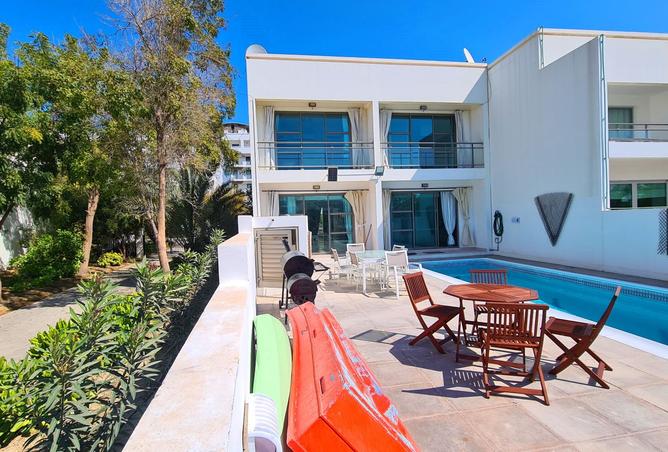 964971 - Property Image 2