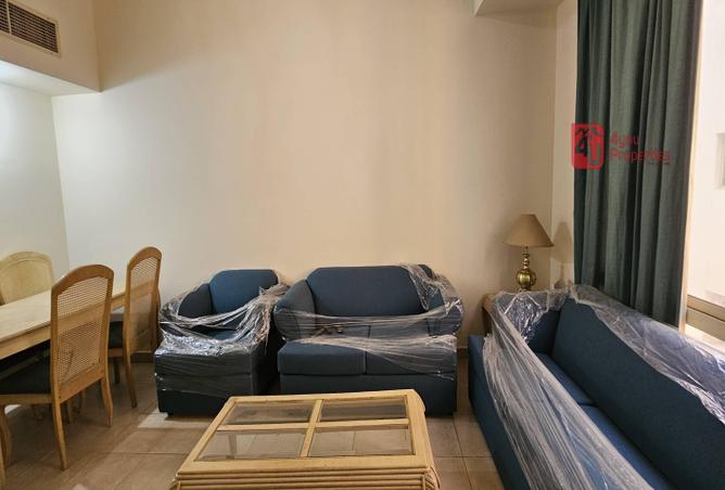 976413 - Property Image 3