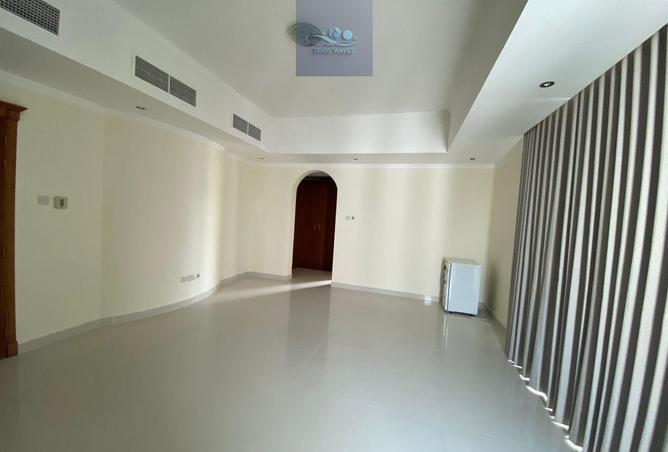 977990 - Property Image 2