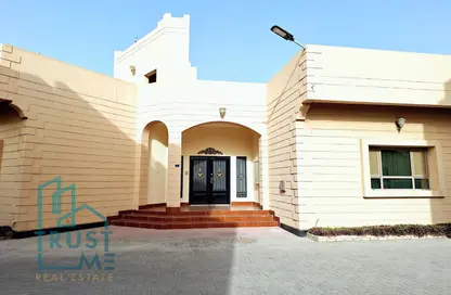 Outdoor House image for: Villa - 2 Bedrooms - 3 Bathrooms for rent in Janabiya - Northern Governorate, Image 1