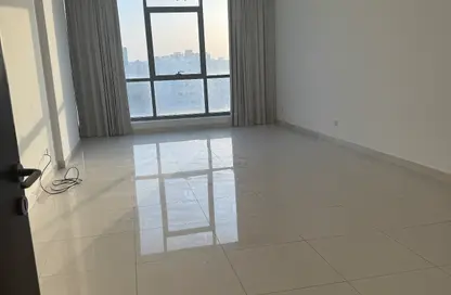 Apartment - 2 Bedrooms - 3 Bathrooms for rent in Hidd - Muharraq Governorate