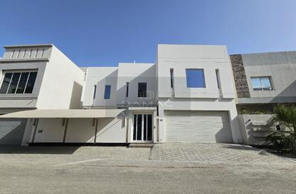 Villa - 5 Bedrooms - 7 Bathrooms for sale in Shakhura - Northern Governorate