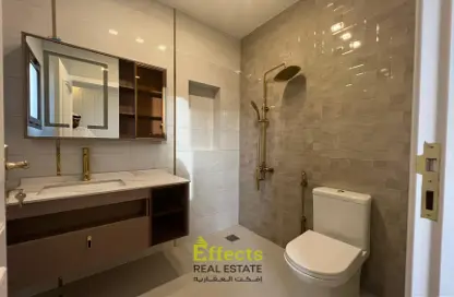 Bathroom image for: Villa - 4 Bedrooms - 6 Bathrooms for sale in Tubli - Central Governorate, Image 1