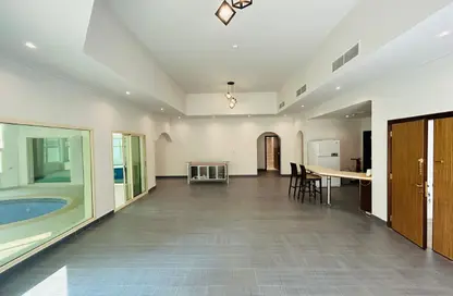 Apartment - 3 Bedrooms - 3 Bathrooms for rent in Al Juffair - Capital Governorate