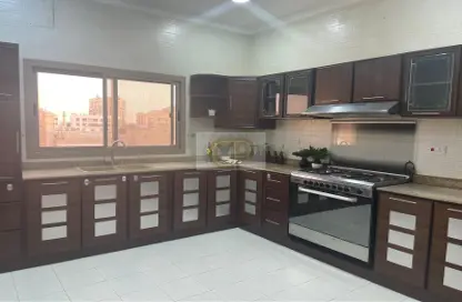صورة لـ مطبخ شقة - 3 غرف نوم - 3 حمامات للايجار في الماحوز - المنامة - محافظة العاصمة ، صورة رقم 1