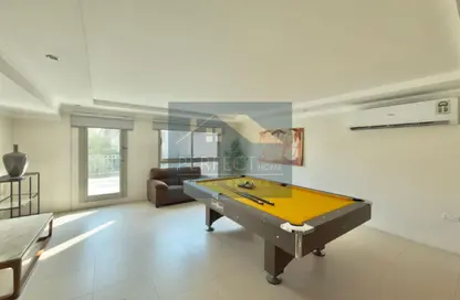 فيلا - 4 غرف نوم - 5 حمامات للايجار في عراد - المحرق