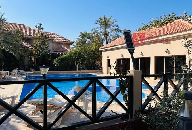 987410 - Property Image 2