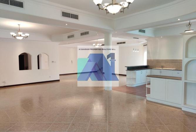 975777 - Property Image 2