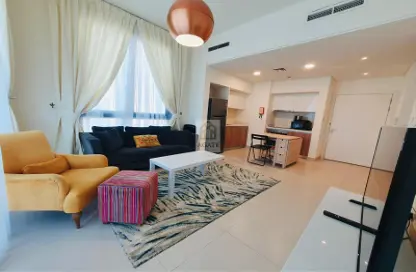 Living Room image for: Apartment - 1 Bedroom - 1 Bathroom for rent in Marassi Boulevard - Diyar Al Muharraq - Muharraq Governorate, Image 1