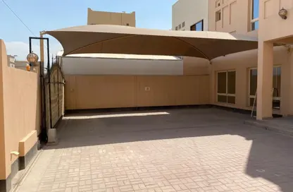 فيلا - 5 غرف نوم - 7 حمامات للايجار في عراد - المحرق