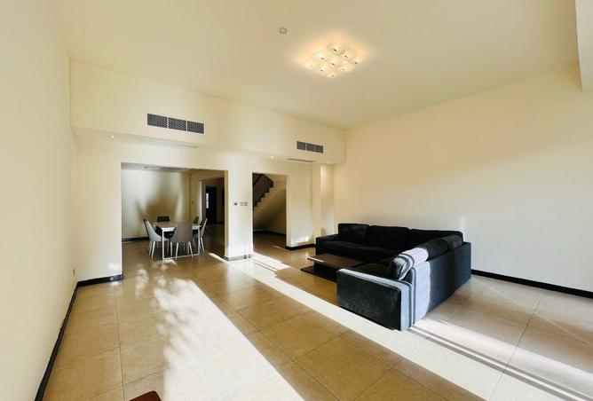 983836 - Property Image 3