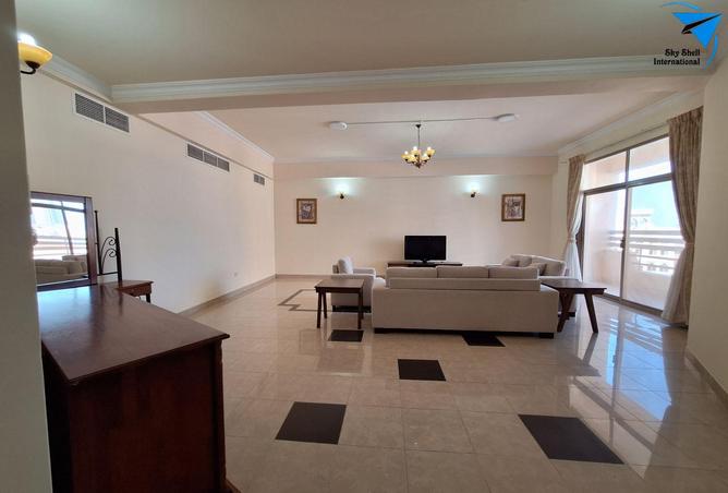 958231 - Property Image 2