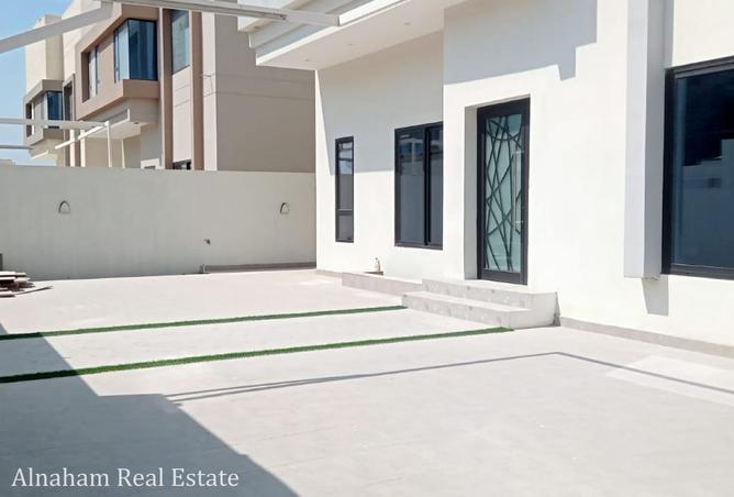 960411 - Property Image 3