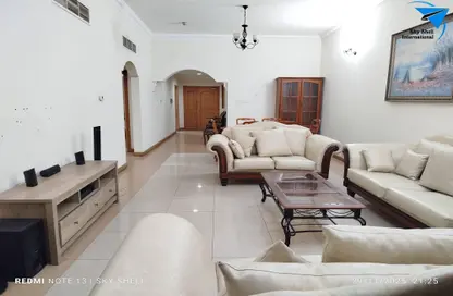Apartment - 2 Bedrooms - 2 Bathrooms for rent in Al Juffair - Capital Governorate