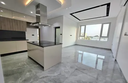 Apartment - 2 Bedrooms - 2 Bathrooms for rent in Salmaniya - Manama - Capital Governorate