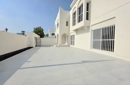 Villa - 3 Bedrooms - 4 Bathrooms for rent in Mahooz - Manama - Capital Governorate