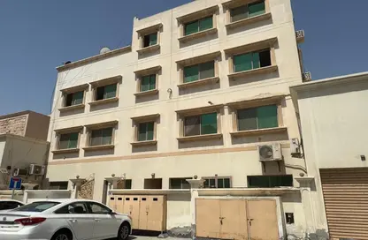 عمارة بالكامل - 8 غرف نوم - 8 حمامات للبيع في قلالي - المحرق