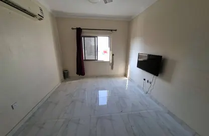 شقة - 2 غرف نوم - 2 حمامات للايجار في شارع المعارض - الحورة - محافظة العاصمة